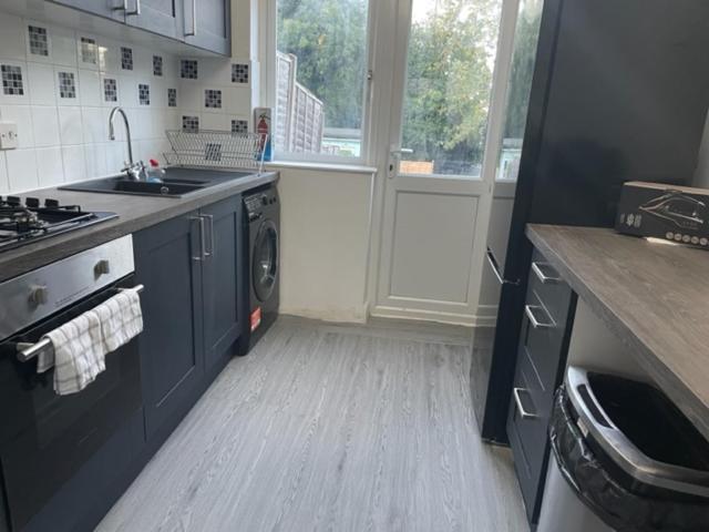 5 Bed 5Mins From Wembley Stadium Лондон Екстер'єр фото