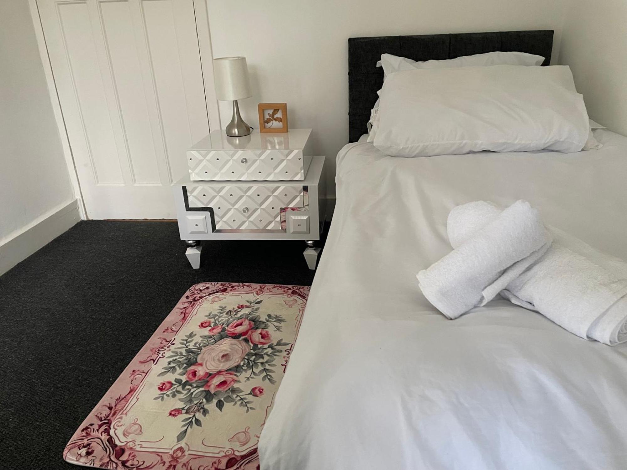 5 Bed 5Mins From Wembley Stadium Лондон Екстер'єр фото